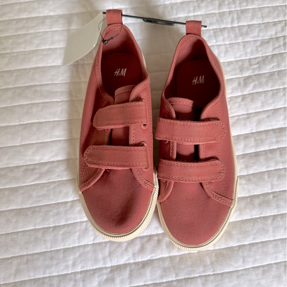 Brand New H&M Sneaks